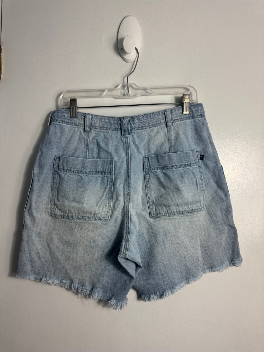 PILCRO Super High Rise Denim Bermuda Shorts Raw Hem Patch Pockets Jorts Size 28 - Picture 5 of 9
